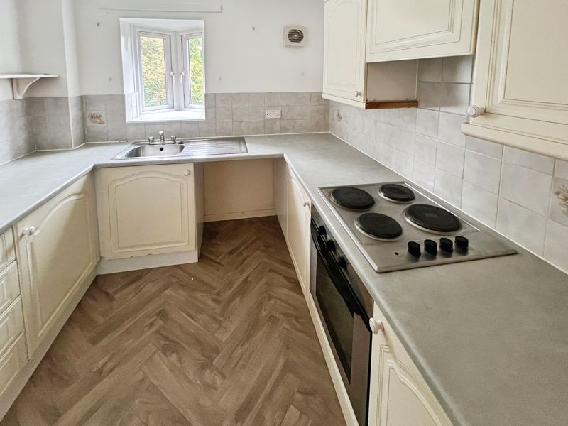Property photo 3 of 15 Kitchen