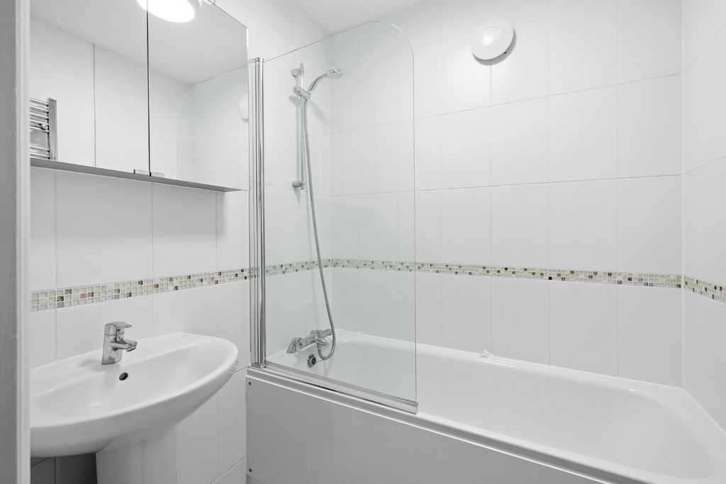 Property photo 3 of 19 4657953