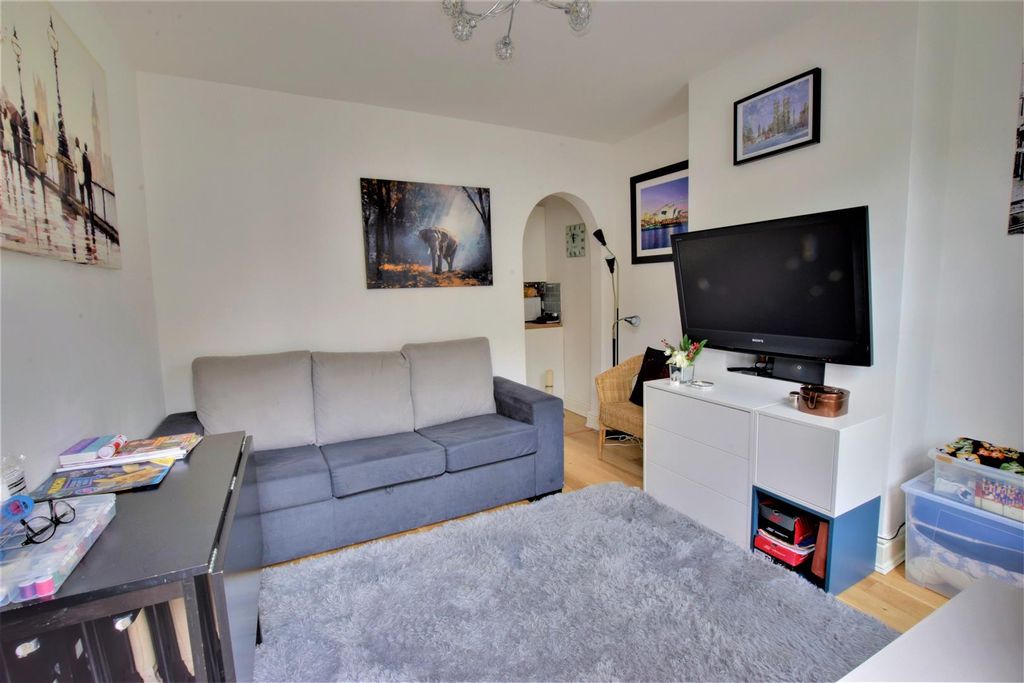 Property photo 2 of 7