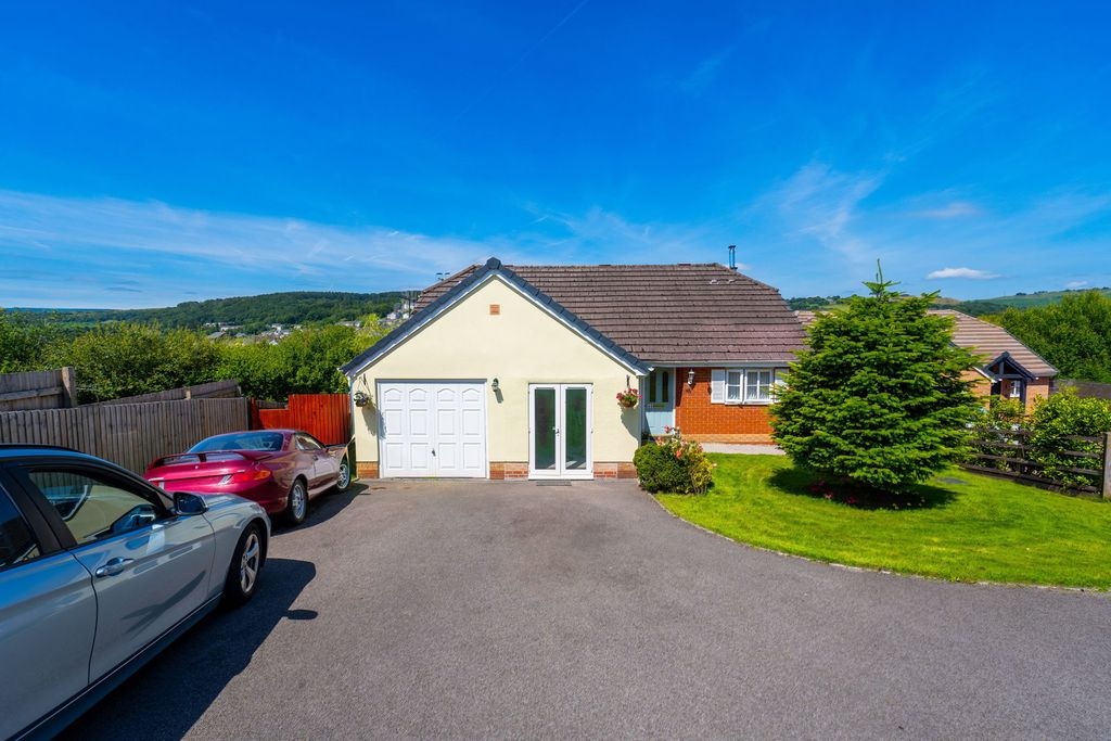 Property photo 2 of 49