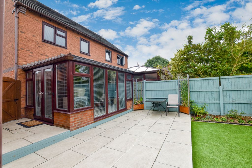 Property photo 2 of 19 Rear Aspect 1