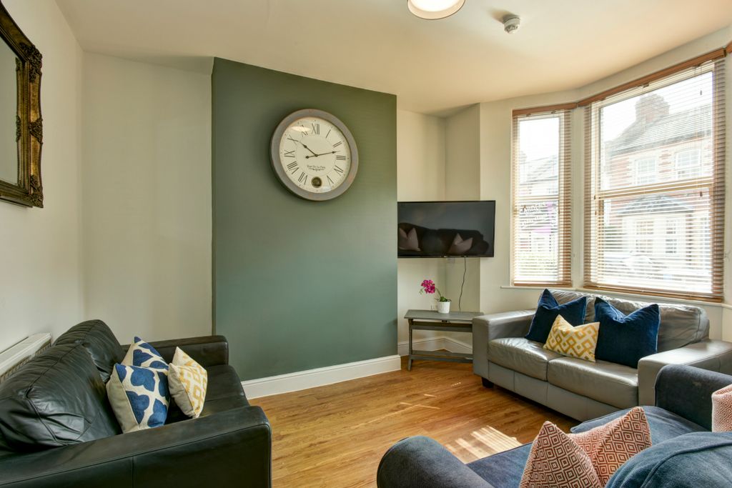 Property photo 1 of 5 Photo 0