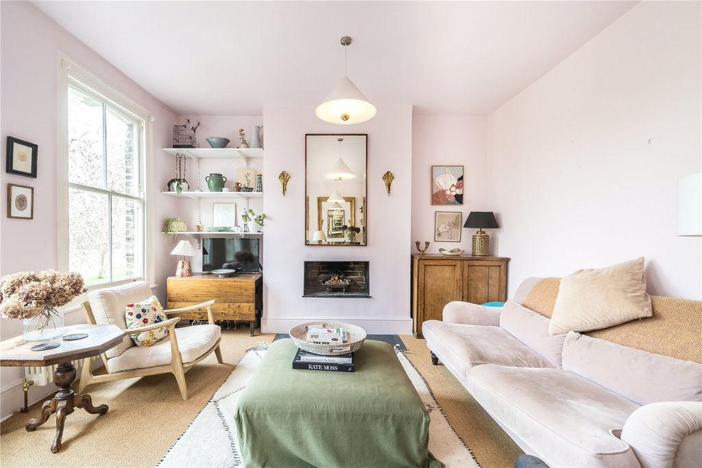 Property photo 2 of 16 Reception