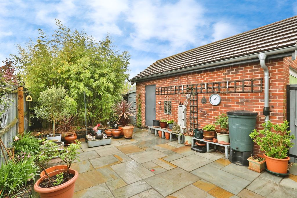 Property photo 2 of 17