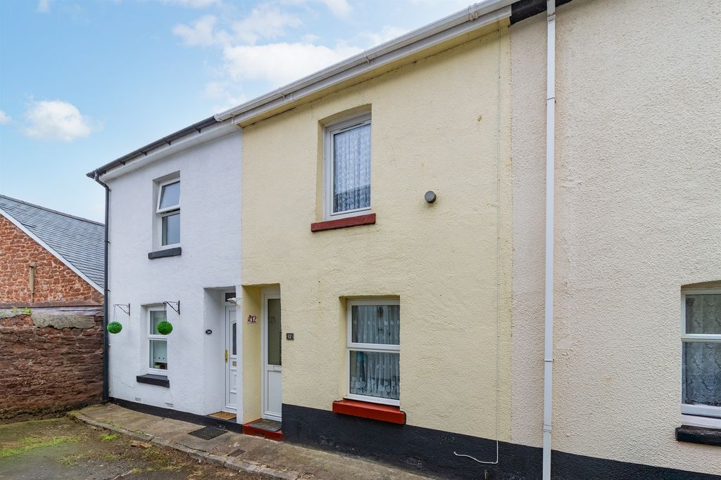 Property photo 1 of 18
