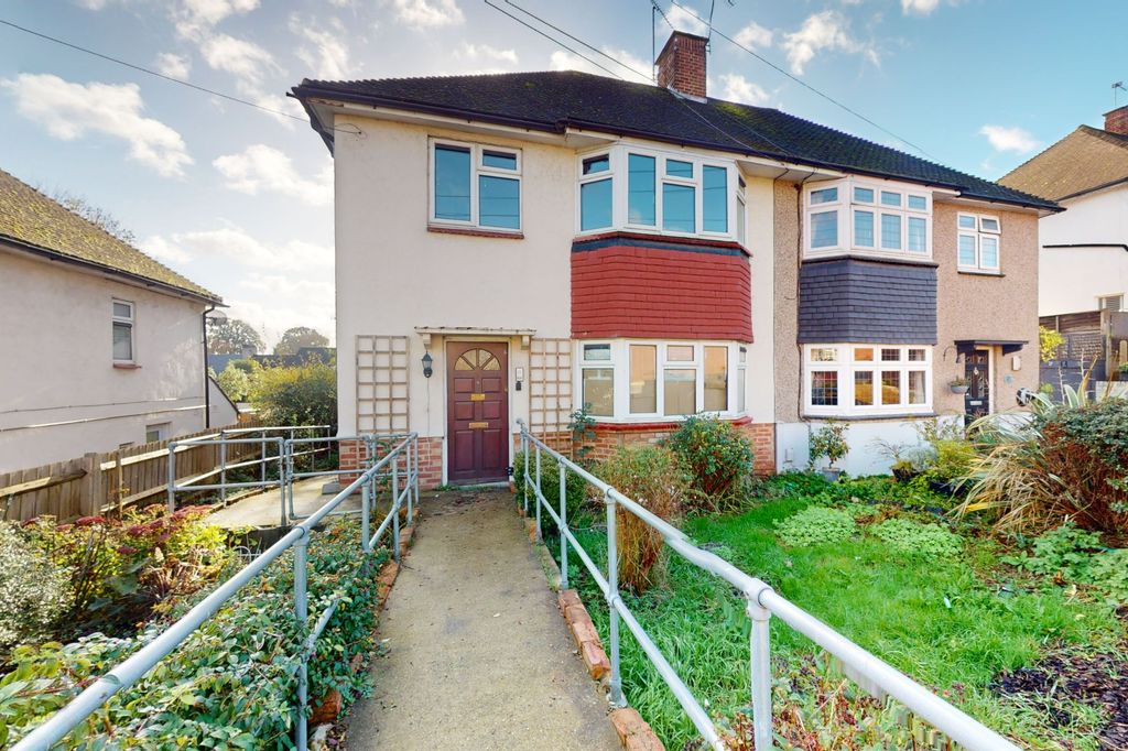 Property photo 1 of 24 25 Leysdown Avenue, Bexleyheath, Da7 6Az