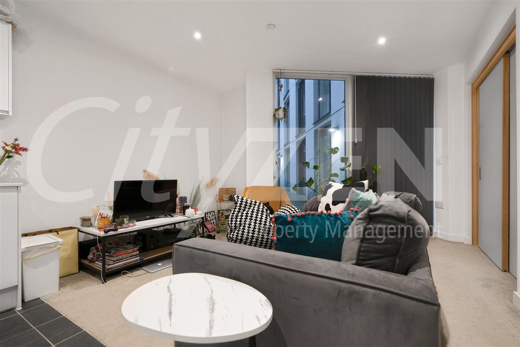 Property photo 2 of 9 Reception