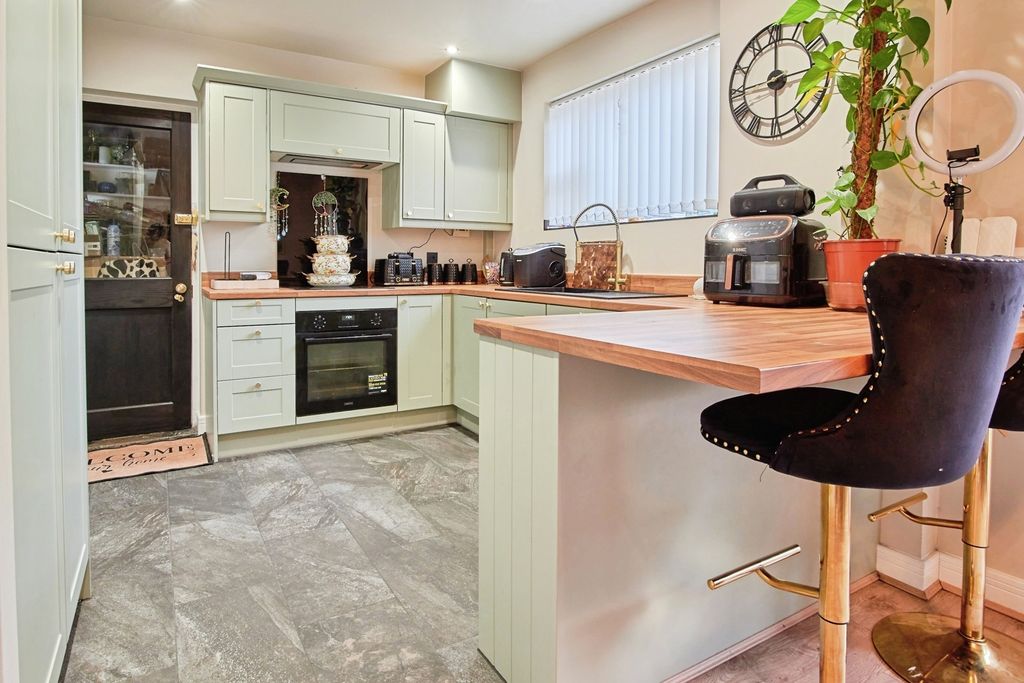 Property photo 2 of 19 Pbox-Img.Jpg