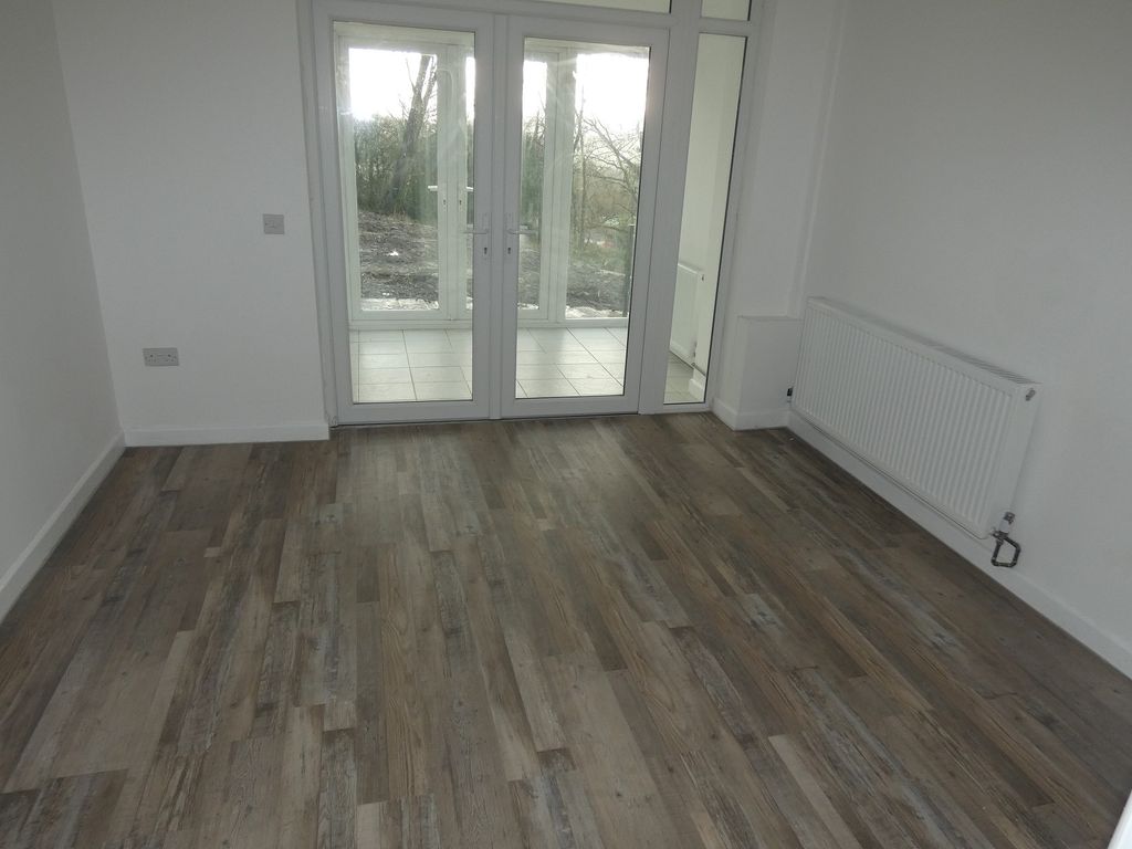 Property photo 2 of 10 Lounge