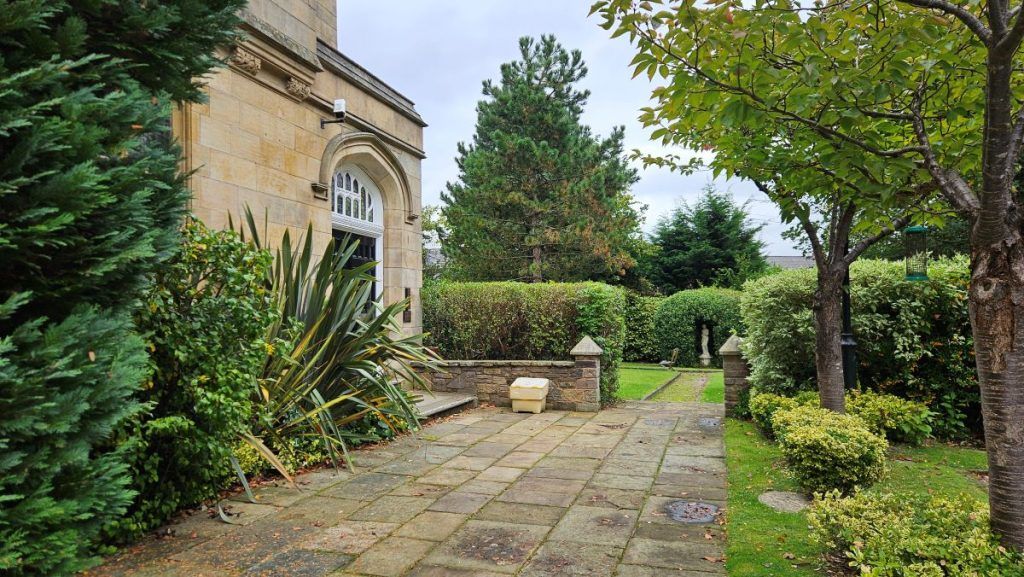 Property photo 2 of 31 32