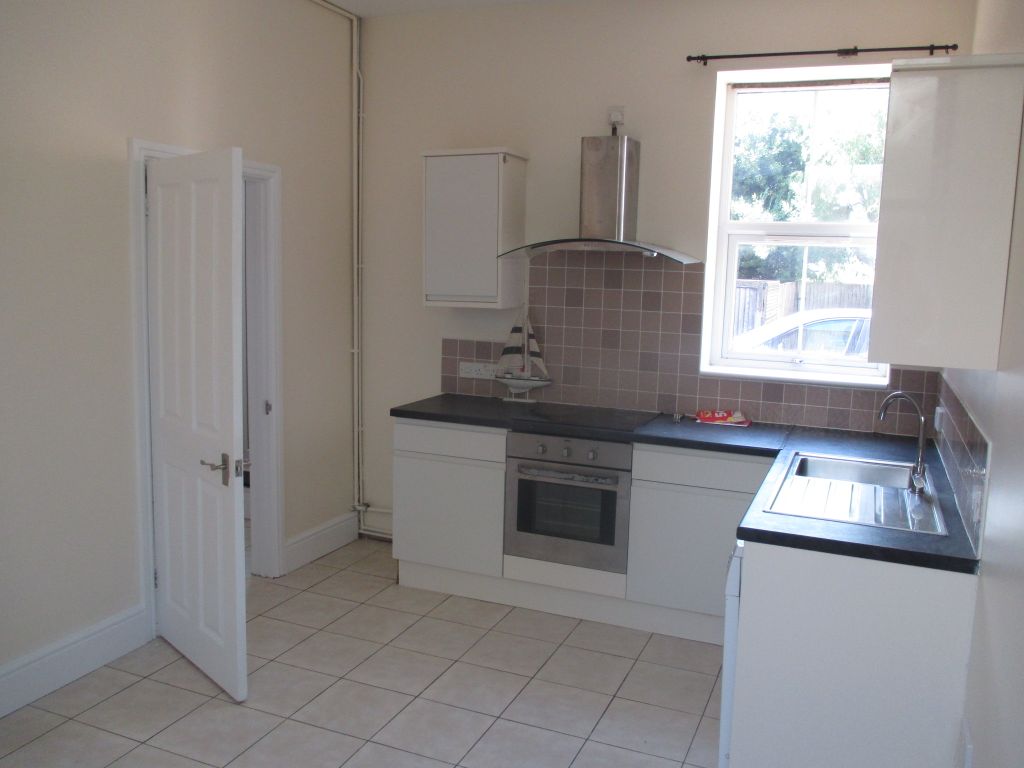 Property photo 2 of 8 Kitchen 2.Jpg