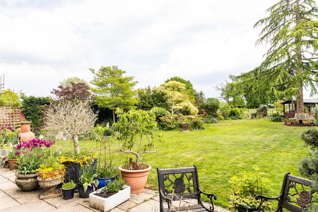 Property photo 1 of 25