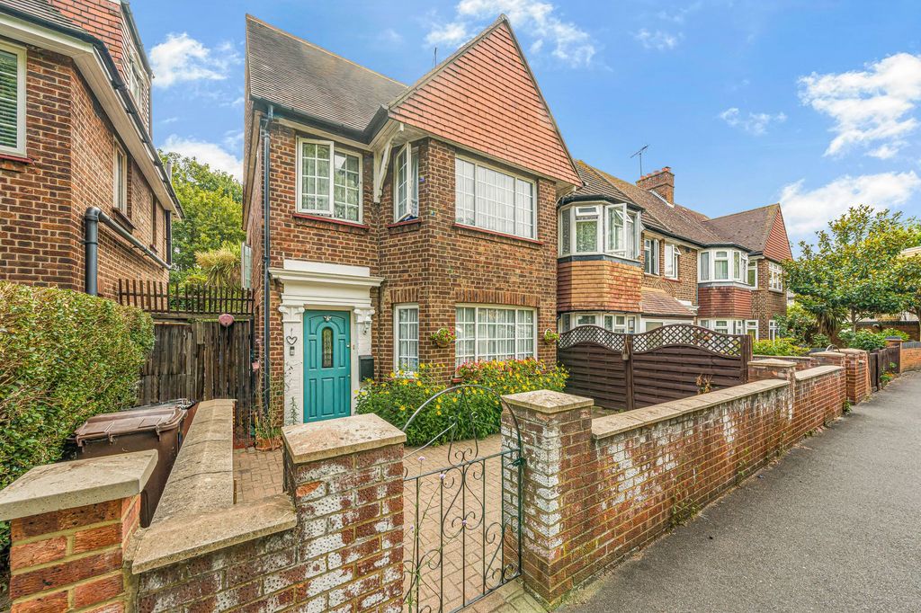 Property photo 1 of 10