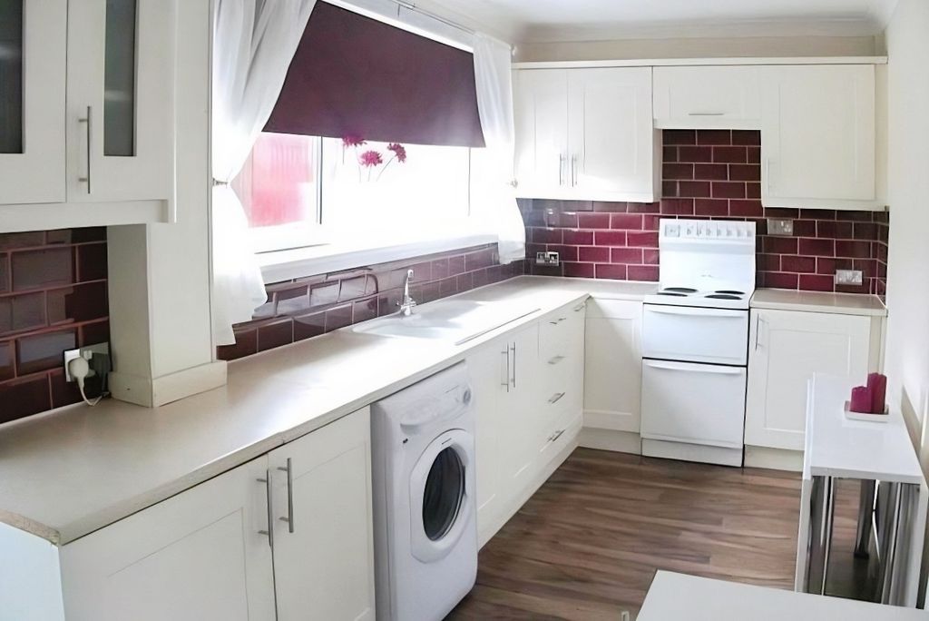 Property photo 2 of 8 4