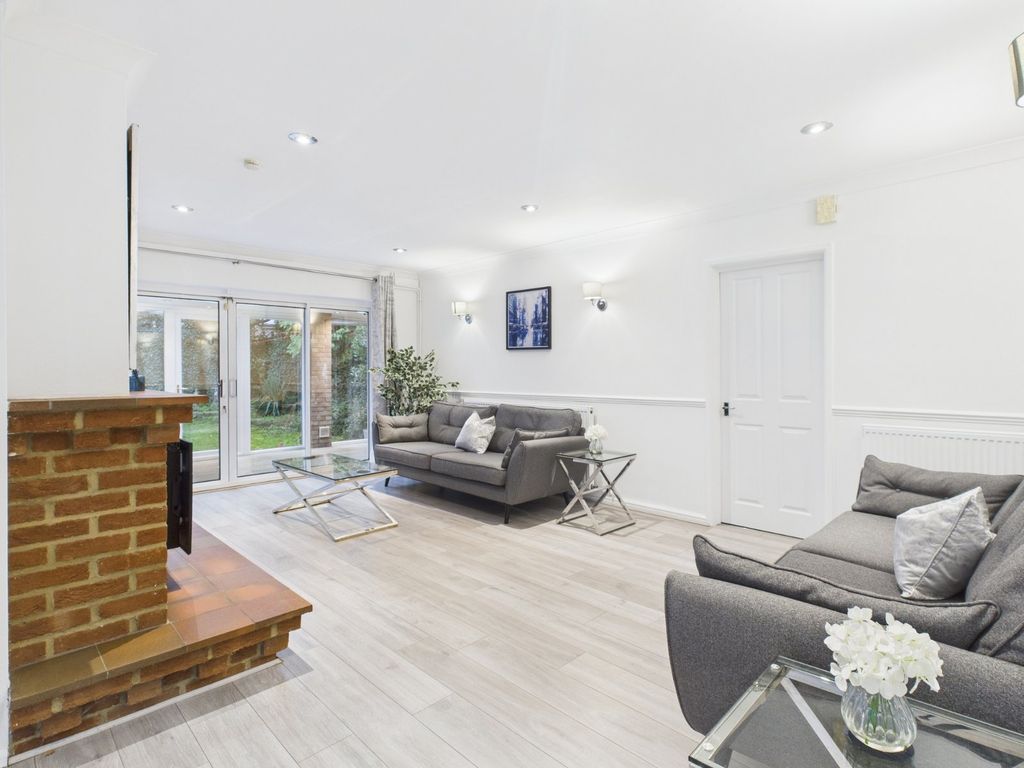 Property photo 2 of 14 Living Room