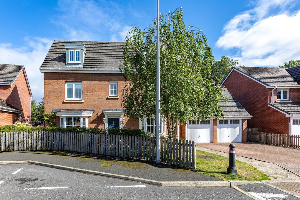 Property photo 1 of 37 60 The Beeches, Tweedbank
