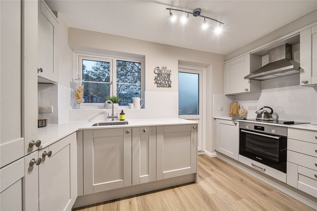 Property photo 3 of 12 Picture No. 10