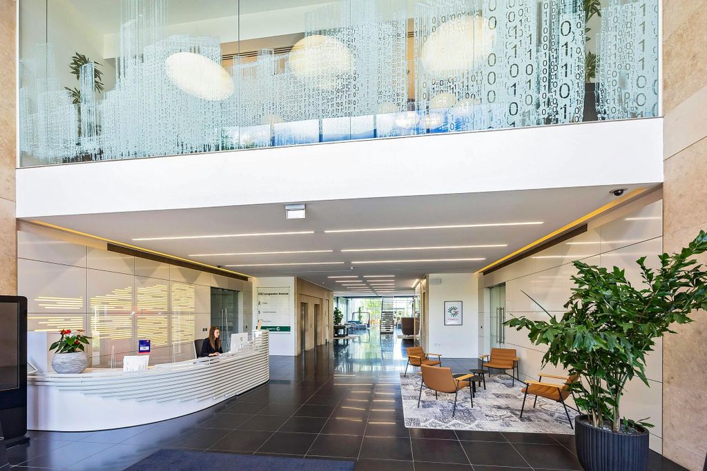 Property photo 2 of 24 250Lwa_004 (Extra Large).Jpg