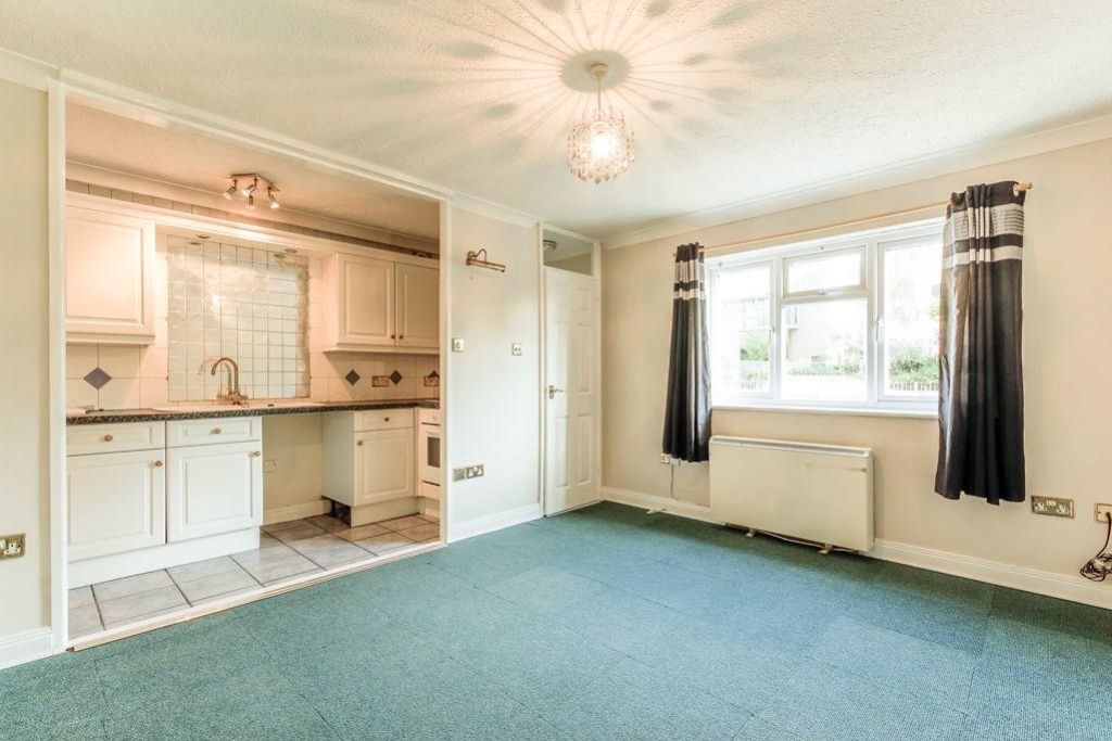 Property photo 3 of 8 506c524A2Cf0Bfe0d996Edd47E2d295d