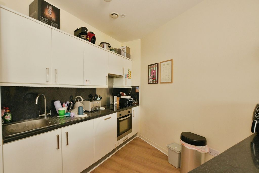 Property photo 2 of 11 Kitchen