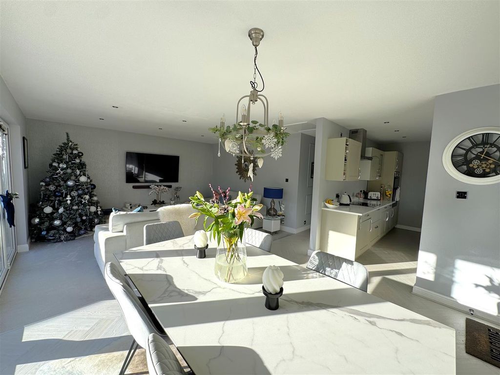 Property photo 3 of 22 2.Jpeg