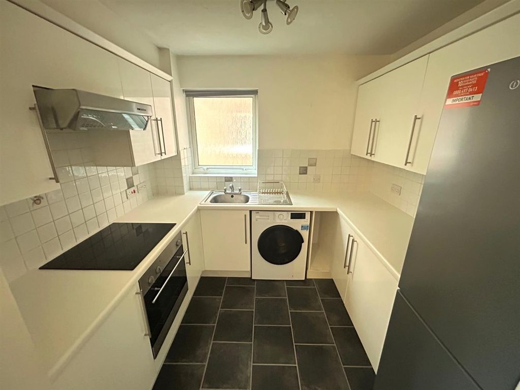 Property photo 2 of 12 Kitchen