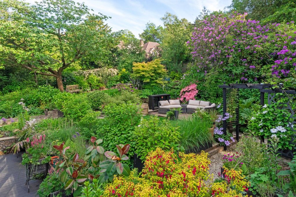 Property photo 2 of 20 Garden