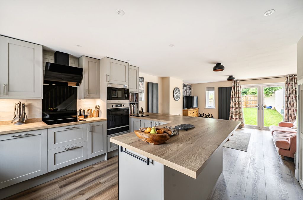 Property photo 2 of 16 Kitchen/Diner