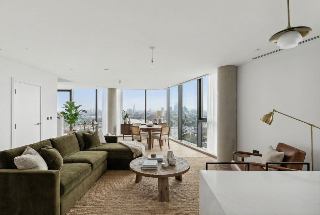 Property photo 1 of 25