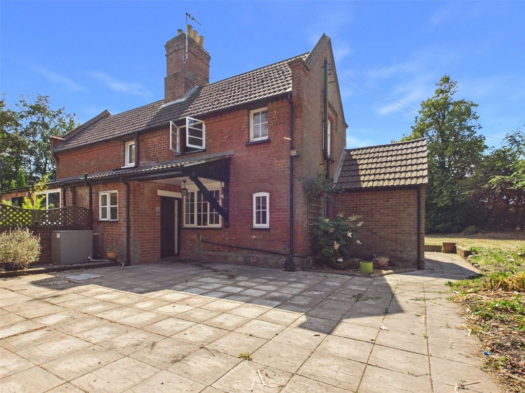 Property photo 1 of 28 Picture No. 24