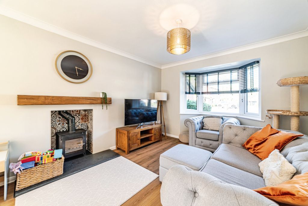 Property photo 2 of 22 Lounge