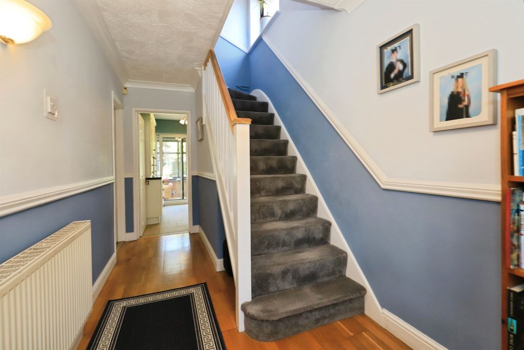Property photo 2 of 20