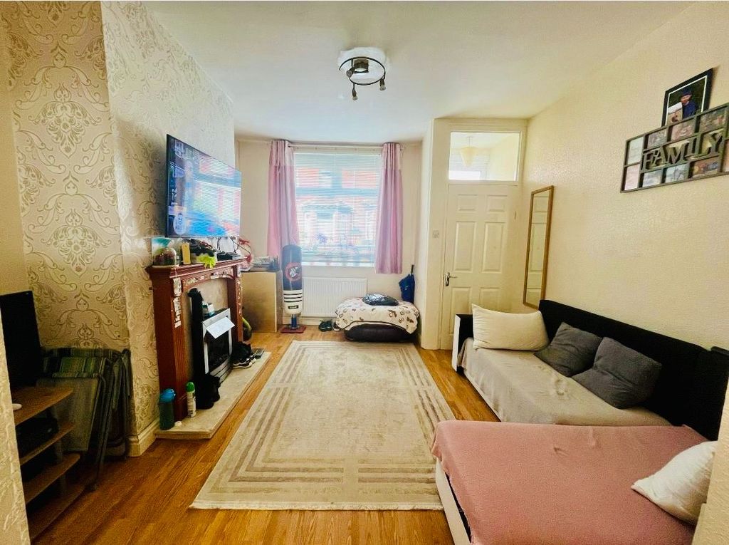 Property photo 2 of 7