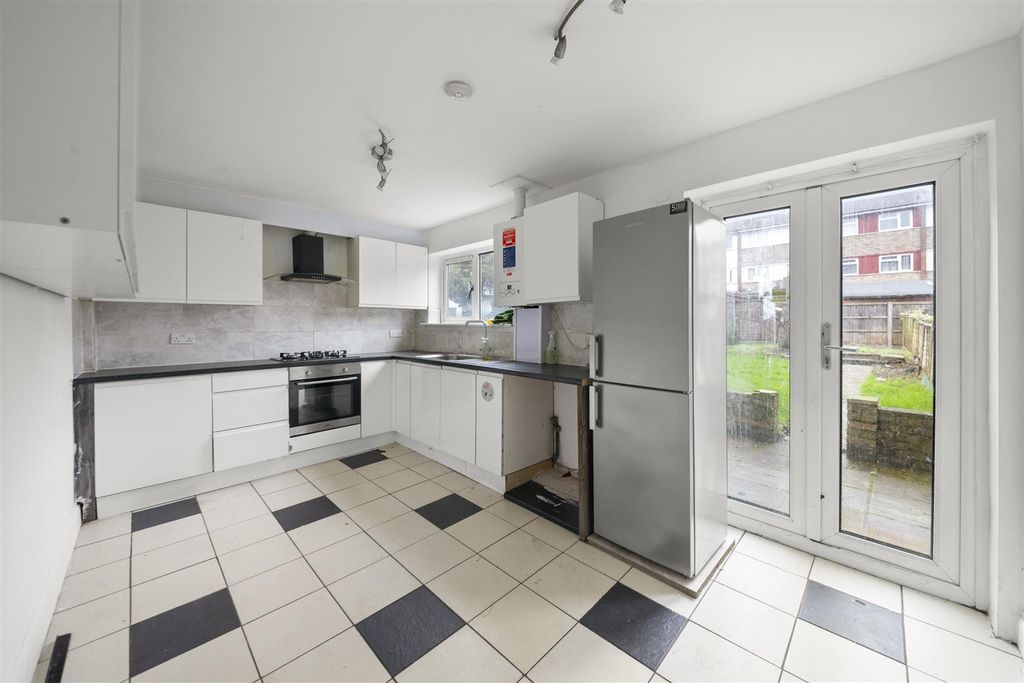 Property photo 2 of 16 1