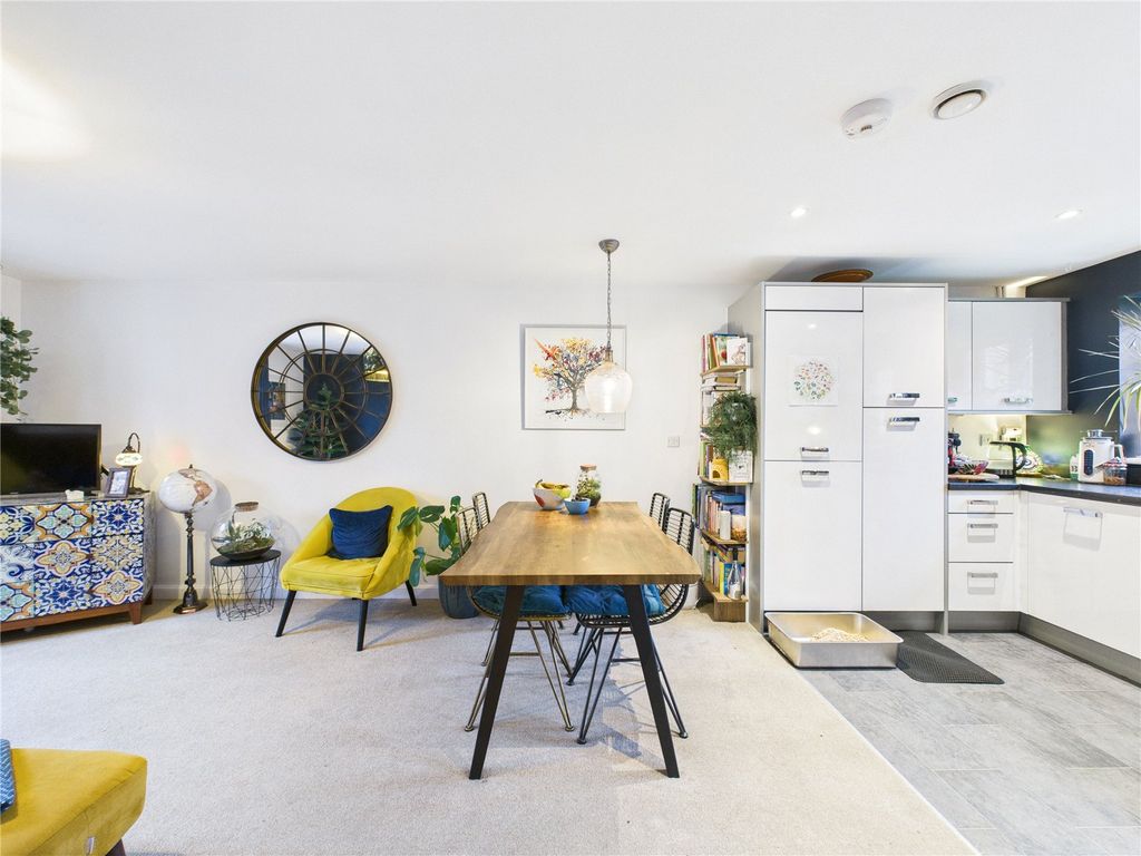 Property photo 3 of 17 Picture No. 14