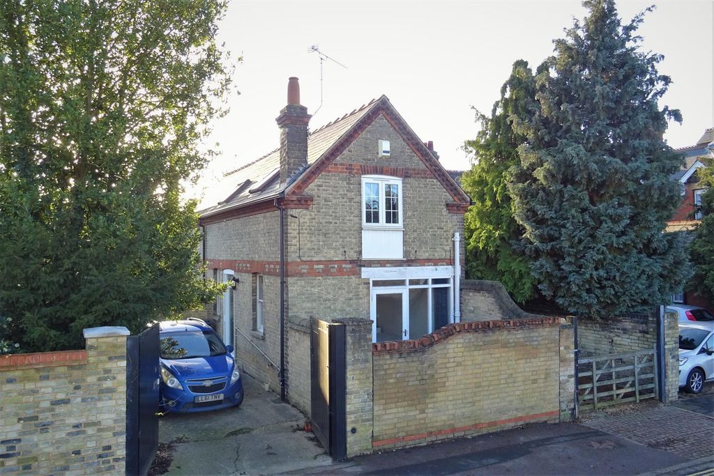 Property photo 1 of 7