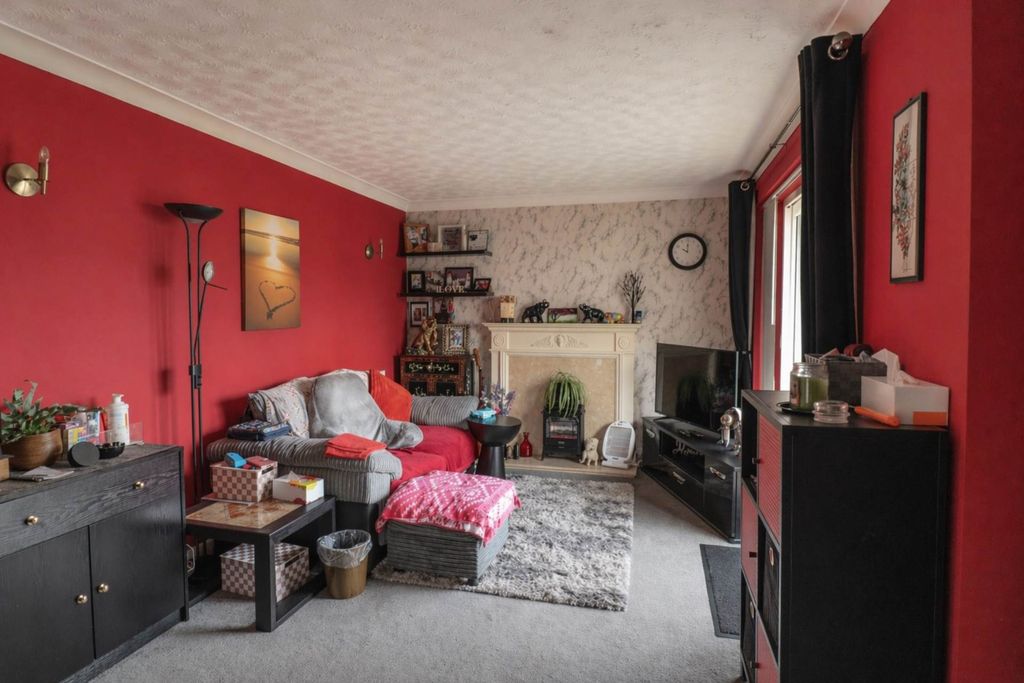 Property photo 3 of 14
