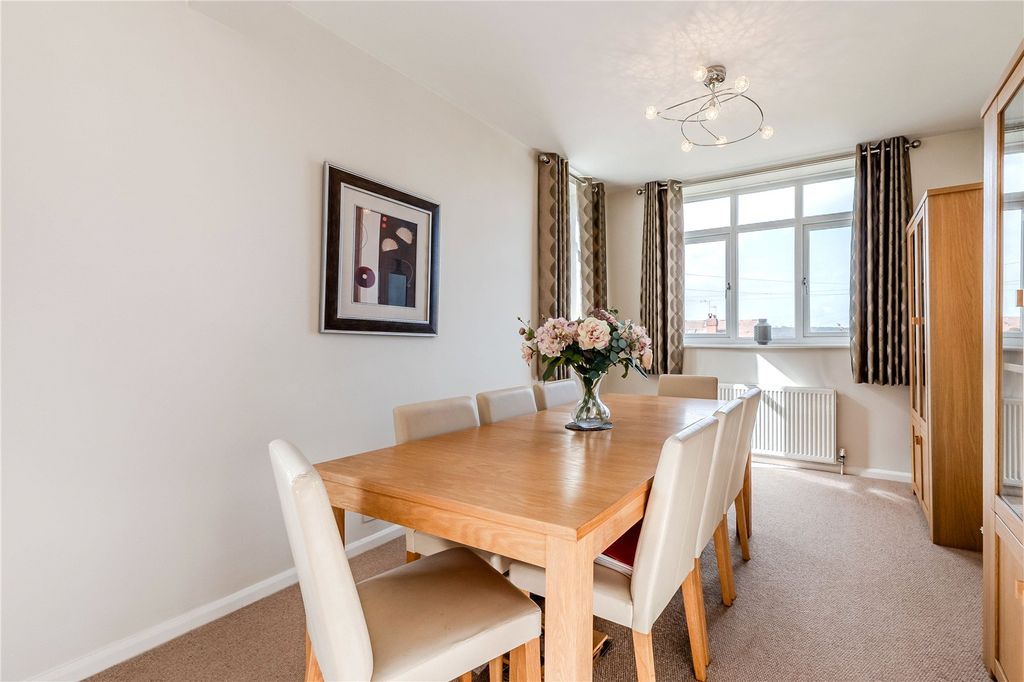 Property photo 3 of 19 Picture No. 12