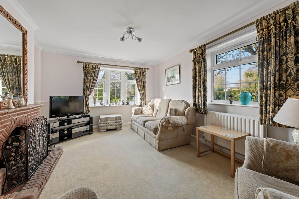 Property photo 2 of 39