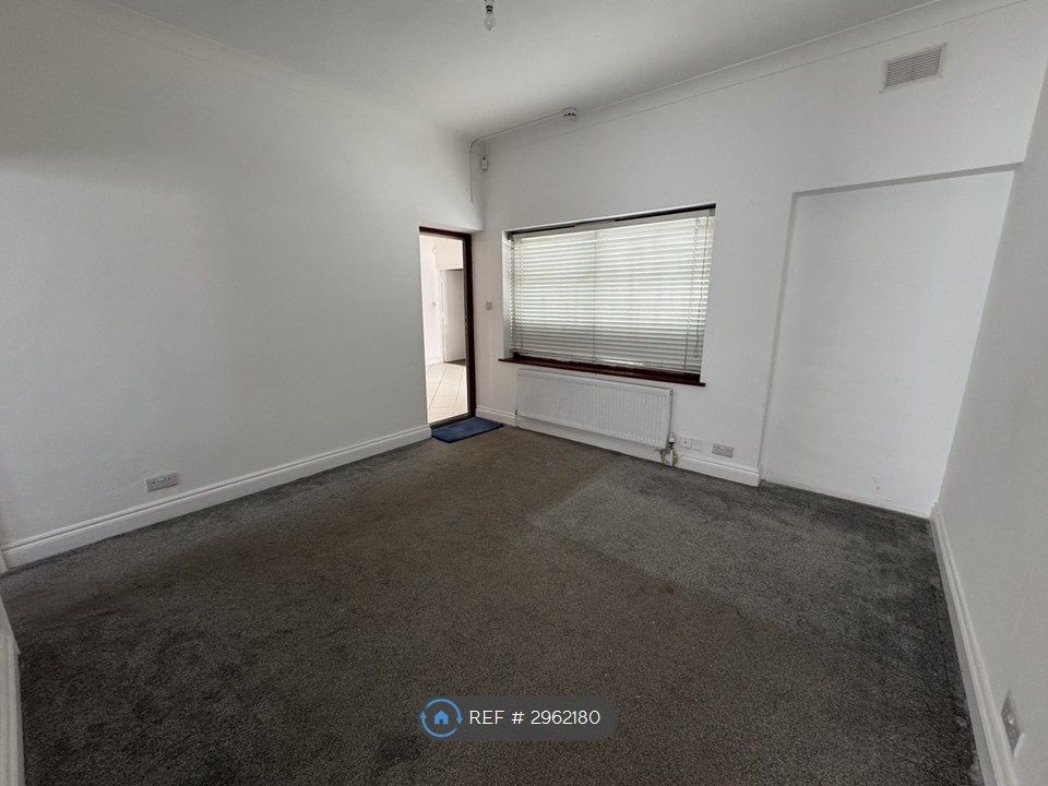Property photo 3 of 28