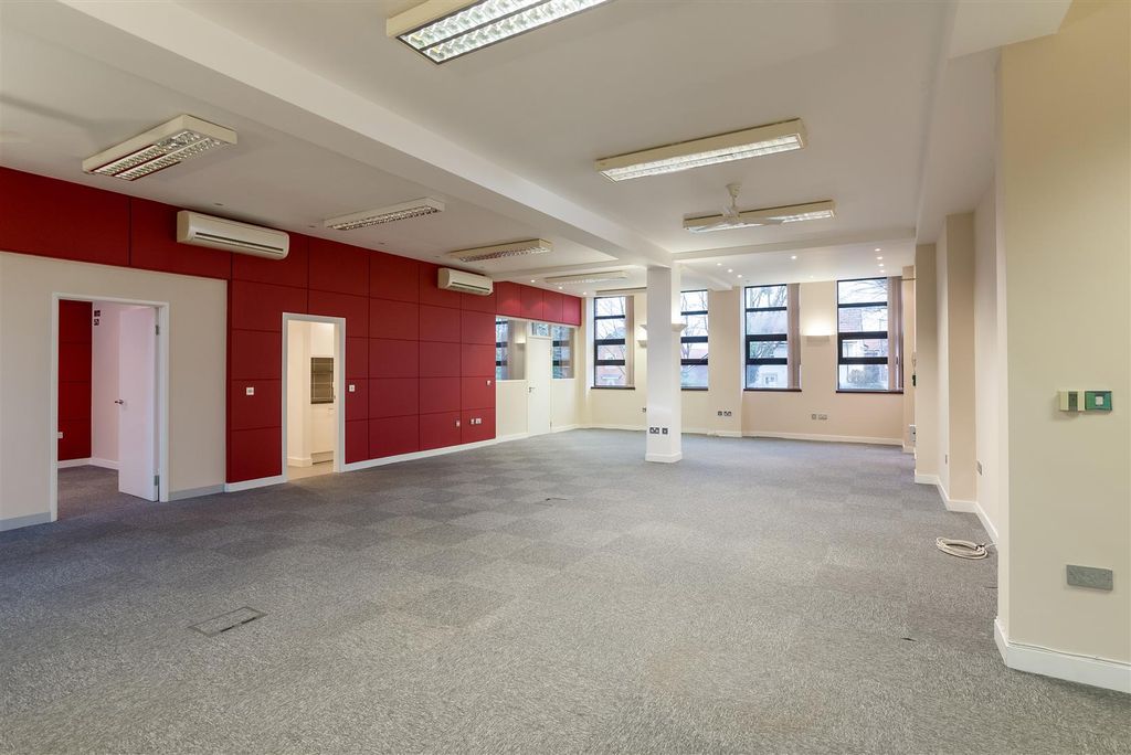 Property photo 3 of 22 3 Greenbox-3.Jpg