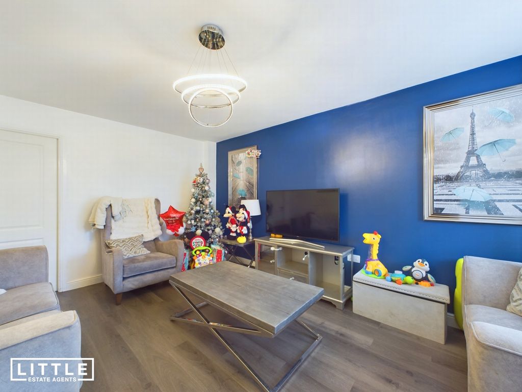 Property photo 3 of 15 Photo 2