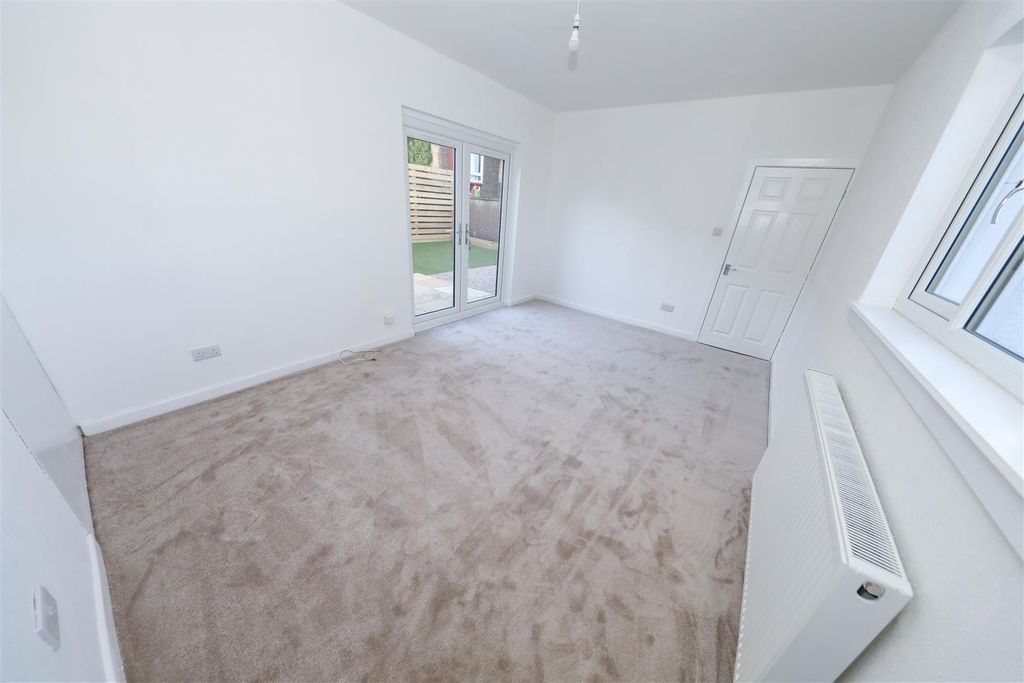 Property photo 3 of 25 c