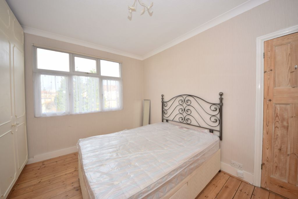 Property photo 2 of 9 028