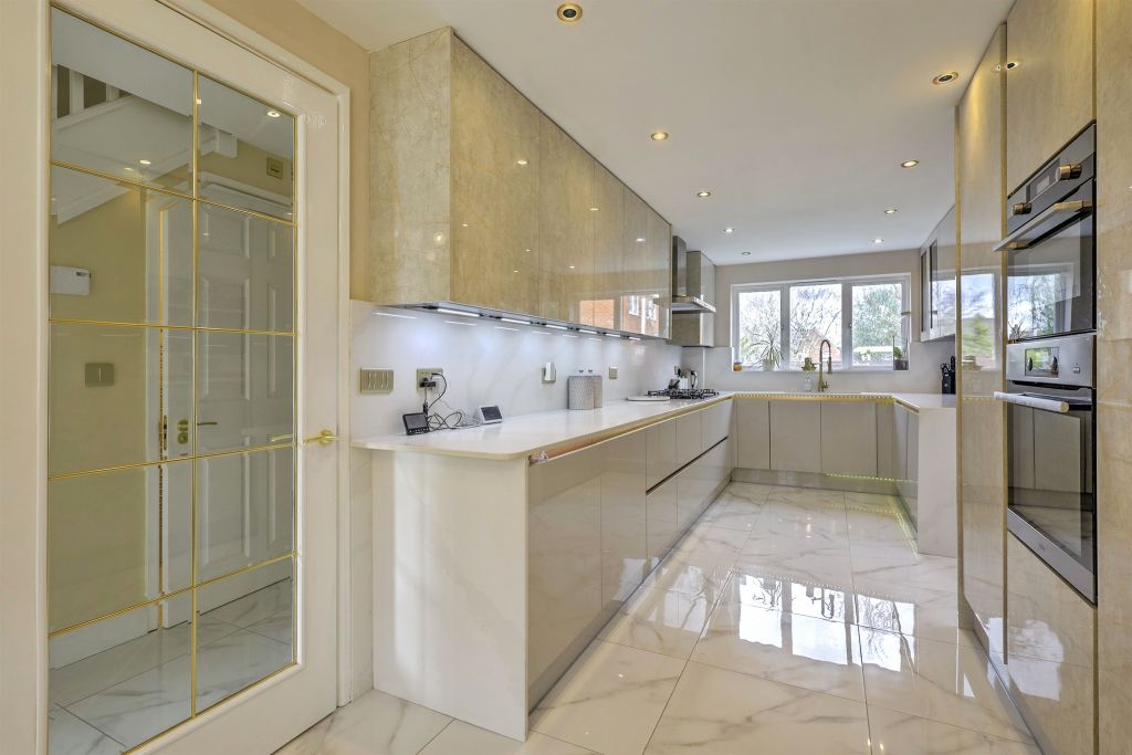 Property photo 3 of 23