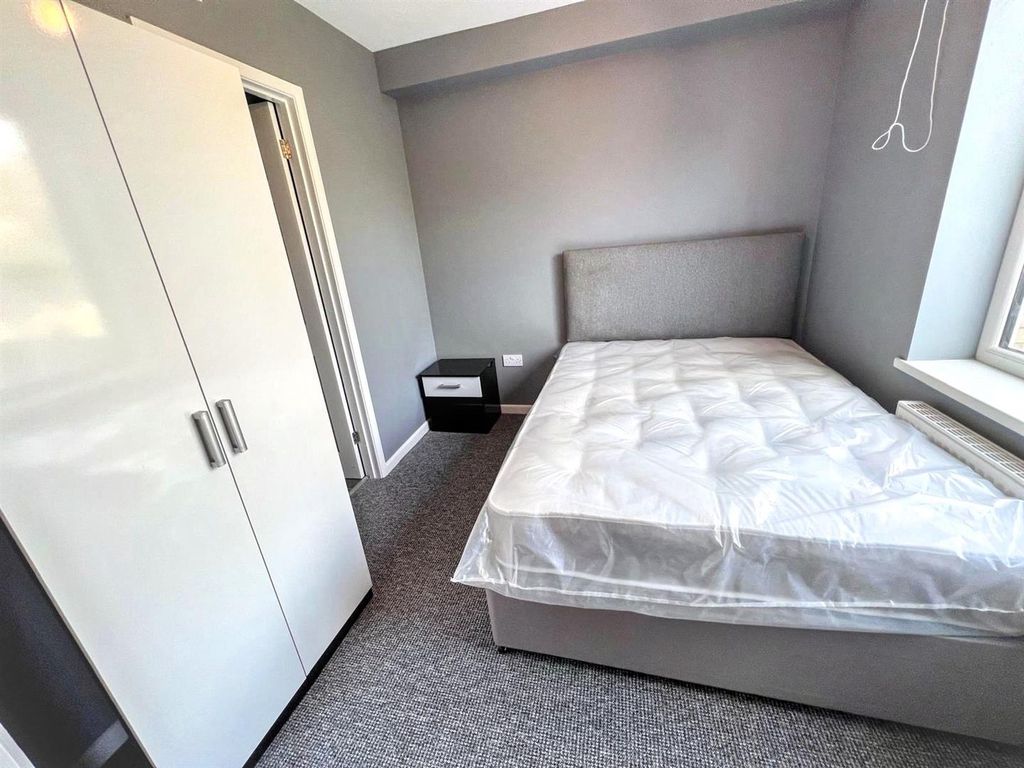 Property photo 3 of 11 4839Eb640E134Ed09c25Ddd97F7Ab2ce.Jpg