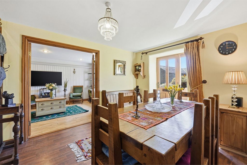 Property photo 3 of 25