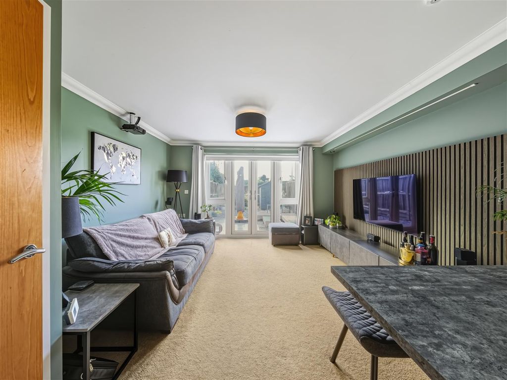 Property photo 3 of 23 86 Neville (15).Jpg
