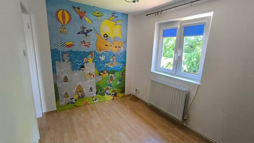 Property photo 3 of 8 Gallery