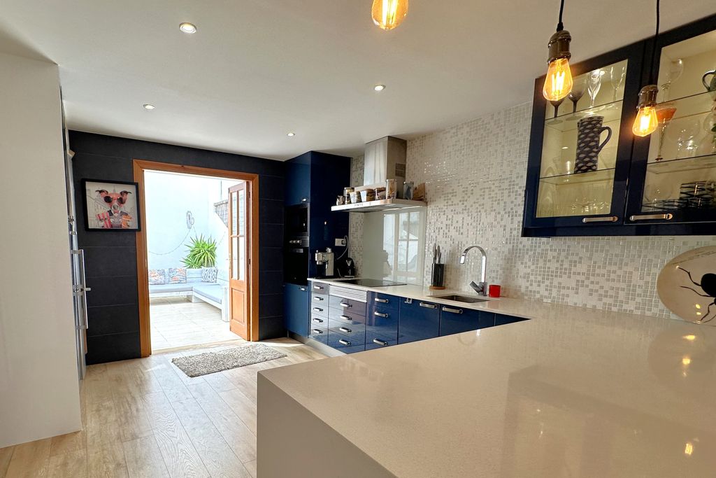 Property photo 2 of 17 002.Jpeg